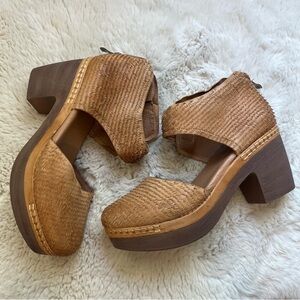 Antelope Tan and Brown Mules sz 38 (7.5)